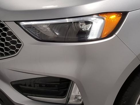 Used 2024 Ford Edge SEL w/ Convenience Package image 11