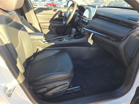 New 2026 Jeep Compass Latitude image 6