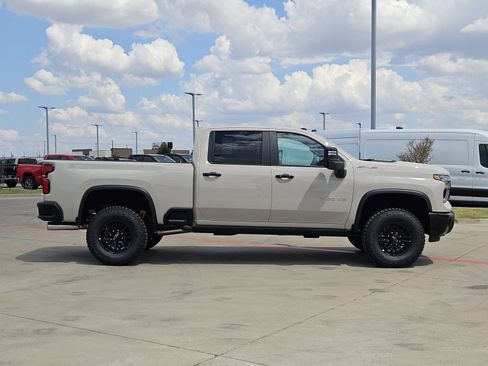 New 2026 Chevrolet Silverado 2500 ZR2 AWD/4WD image 7