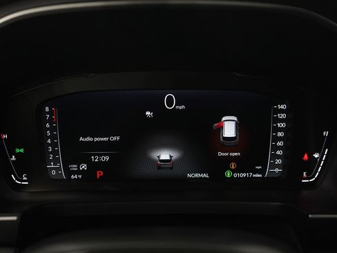 Used 2025 Honda Pilot Black Edition image 18