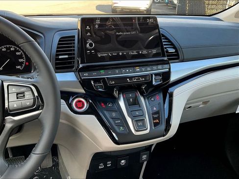 New 2026 Honda Odyssey Touring image 13