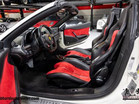 Used 2014 Ferrari 458 Spider image 17