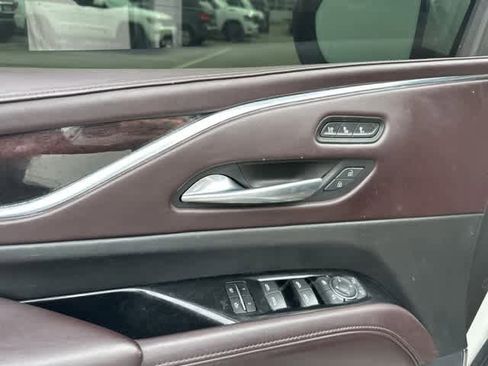 Used 2021 Cadillac Escalade ESV Sport Platinum image 10