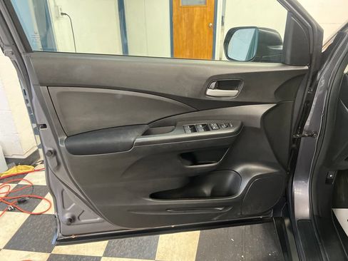 Used 2015 Honda CR-V LX image 28
