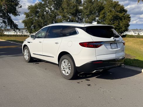 Used 2019 Buick Enclave Essence image 10