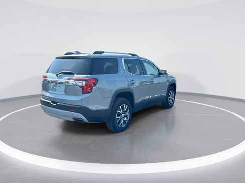 Used 2023 GMC Acadia SLT w/ LPO, Floor Liner Package FWD image 9