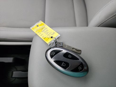 Used 2025 Hyundai Kona SEL FWD image 42