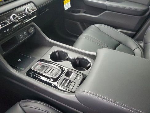 New 2025 Honda Pilot Touring image 15