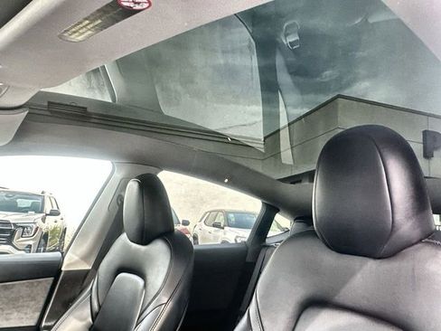 Used 2024 Tesla Model Y Long Range image 18