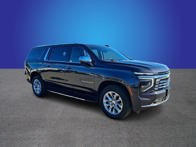 Used 2025 Chevrolet Suburban Premier AWD/4WD image 3