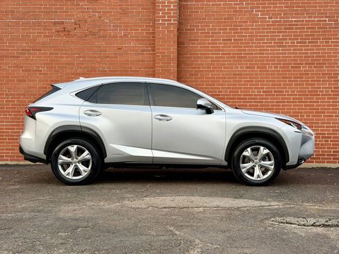 Used 2017 Lexus NX 300h AWD image 4
