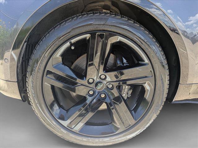 Used 2024 Land Rover Discovery Metropolitan Edition AWD/4WD image 23