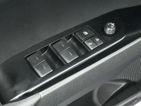 Used 2025 Toyota Camry SE FWD image 14