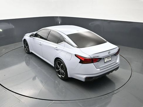 Used 2023 Nissan Altima 2.5 SR FWD image 15