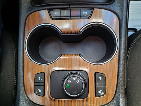 Used 2020 GMC Acadia SLE w/ Driver Convenience Package image 13