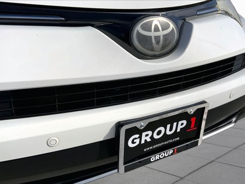 Used 2018 Toyota RAV4 XLE FWD image 29
