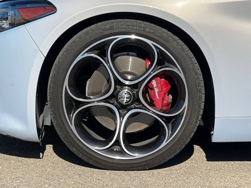 Used 2022 Alfa Romeo Giulia Ti RWD image 46