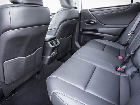 Used 2025 Lexus ES 300h w/ Premium Package image 20