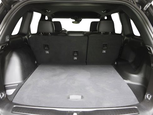 Used 2024 Jeep Grand Cherokee Altitude image 10