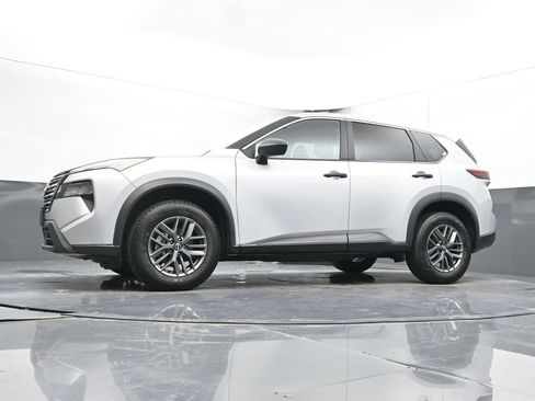 Used 2024 Nissan Rogue S FWD image 37
