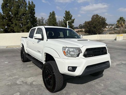 Used 2014 Toyota Tacoma PreRunner image 34