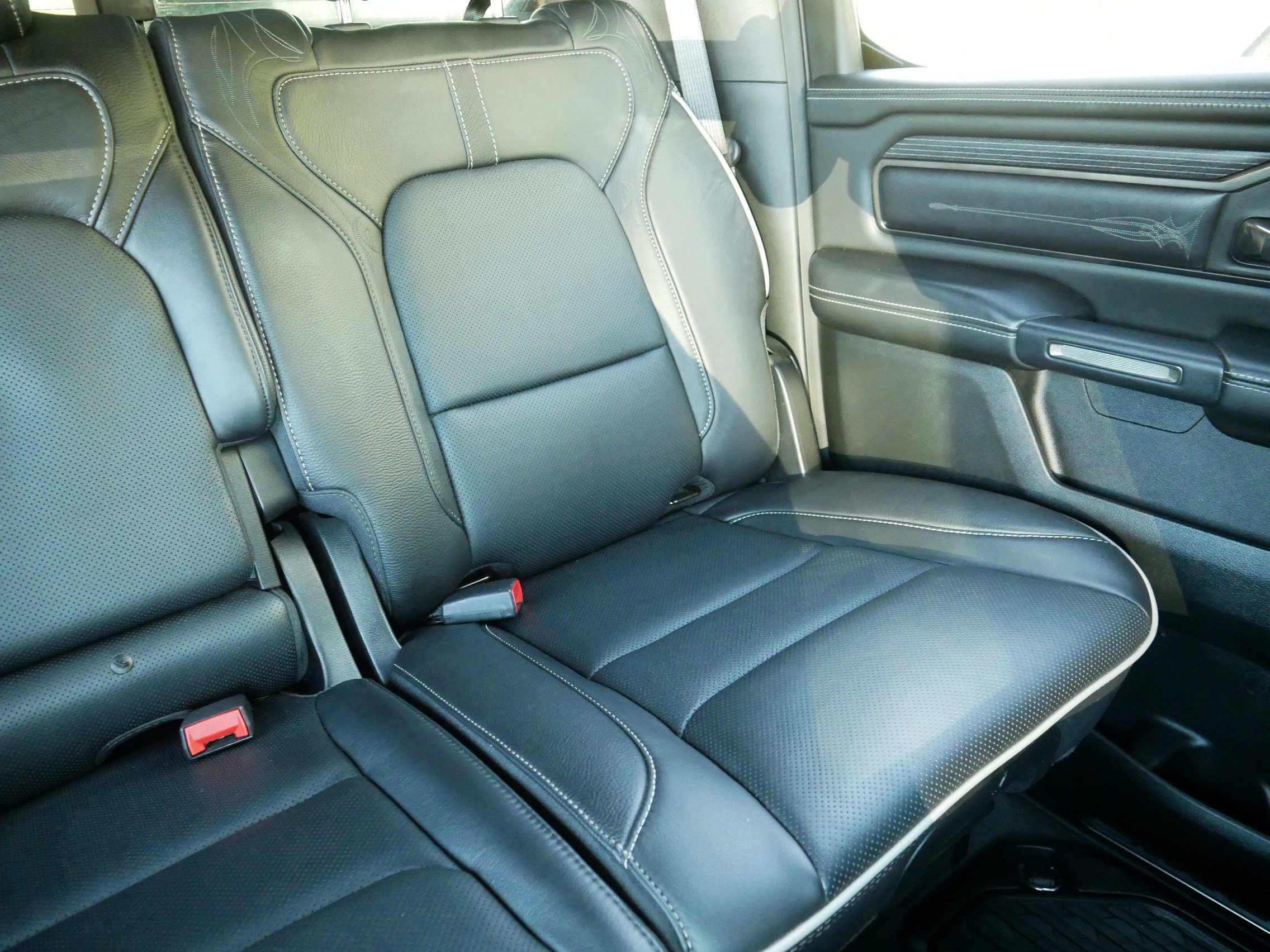 Used 2021 RAM 1500 Limited AWD/4WD image 17