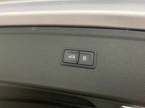 Used 2023 Audi Q5 2.0T Premium w/ Convenience Package AWD/4WD image 10
