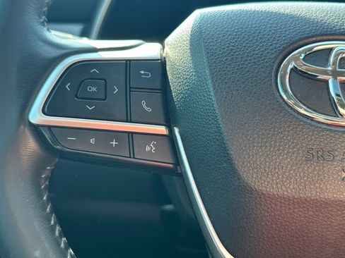 Used 2025 Toyota Highlander XLE image 22