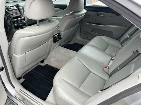 Used 2011 Lexus LS 460 L w/ Luxury Pkg AWD/4WD image 27