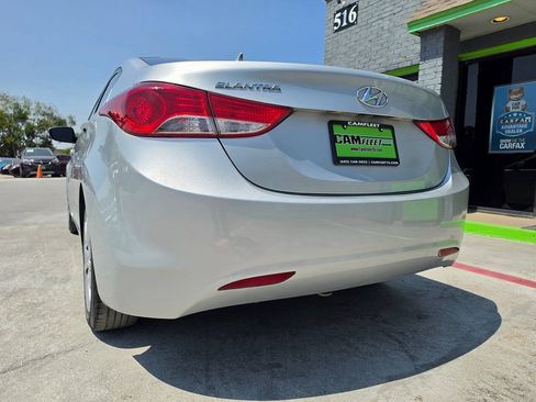 Used 2013 Hyundai Elantra GLS FWD image 9