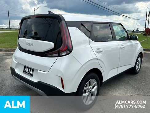 Used 2025 Kia Soul LX w/ LX Technology Package FWD image 5
