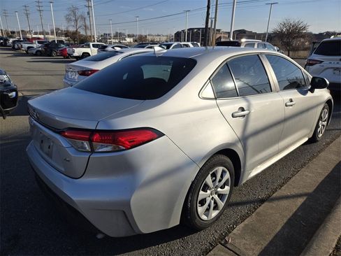 Used 2024 Toyota Corolla LE image 4