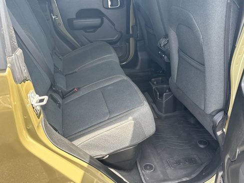 Used 2025 Jeep Gladiator Sport AWD/4WD image 15