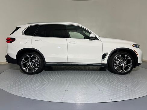 Used 2026 BMW X5 sDrive40i w/ Climate Comfort Package RWD image 8