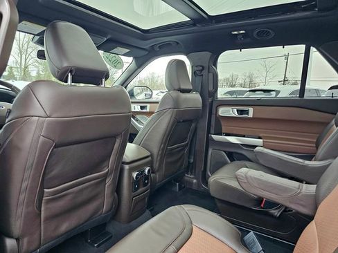 Used 2022 Ford Explorer King Ranch w/ Premium Technology Package AWD/4WD image 29