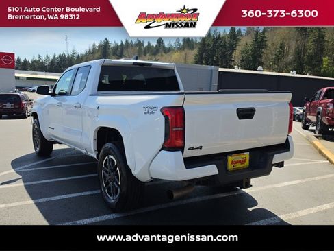 Used 2024 Toyota Tacoma TRD Sport AWD/4WD image 3
