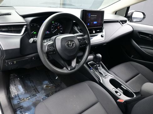 Used 2023 Toyota Corolla LE image 11