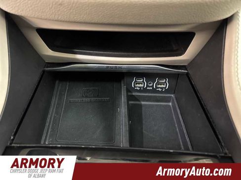 Used 2023 Chrysler Pacifica Limited image 19