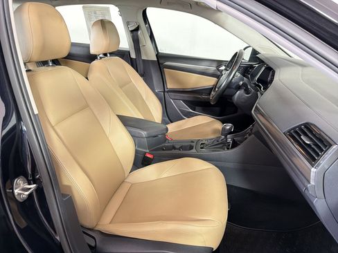 Used 2019 Volkswagen Jetta SEL w/ Cold Weather Package FWD image 27