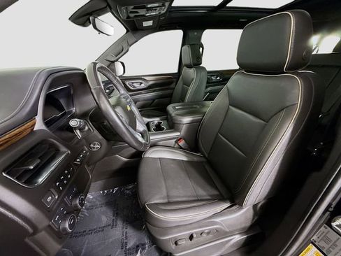 Used 2022 Chevrolet Suburban Premier image 21