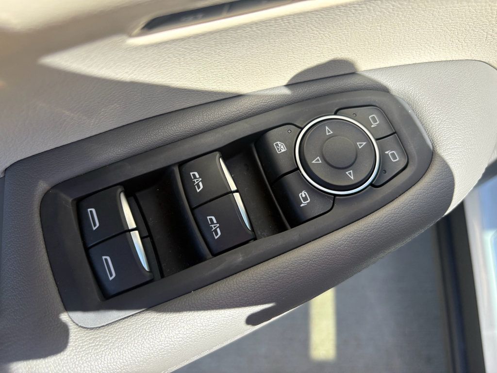 Used 2024 Cadillac XT6 Premium Luxury AWD/4WD image 11