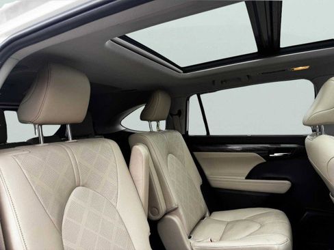 Used 2021 Toyota Highlander Platinum image 57