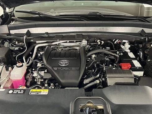 Certified 2024 Toyota Grand Highlander AWD image 45