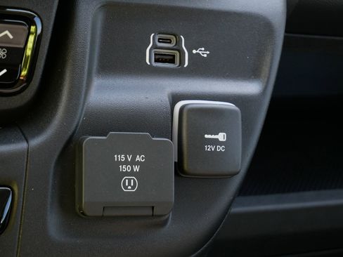 New 2026 RAM ProMaster 2500 w/ Convenience Group image 19