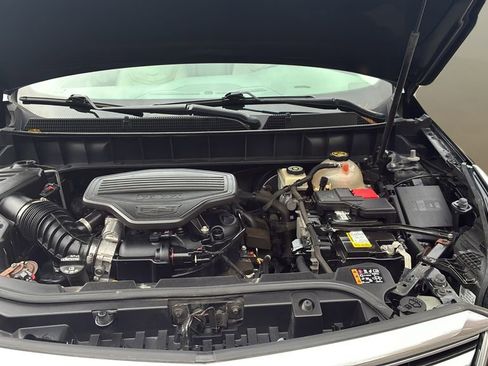 Used 2018 Cadillac XT5 Premium Luxury w/ Driver Assist Package image 11