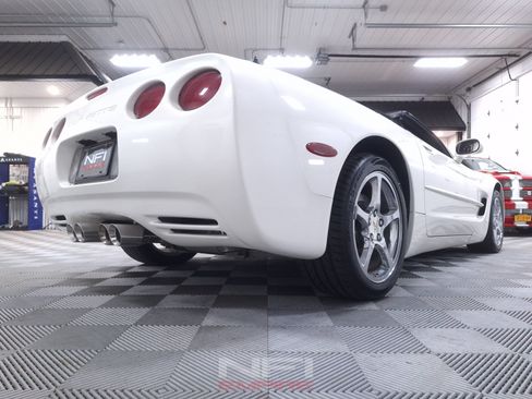 Used 2001 Chevrolet Corvette Coupe w/ Preferred Equipment Group2 RWD image 62