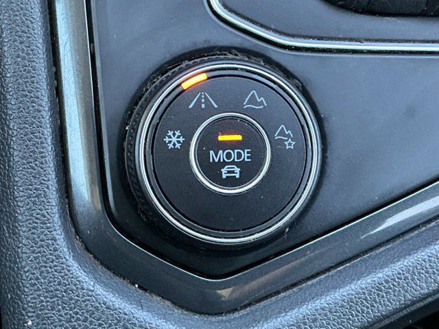 Used 2020 Volkswagen Tiguan SE w/ Panoramic Sunroof Package AWD/4WD image 18