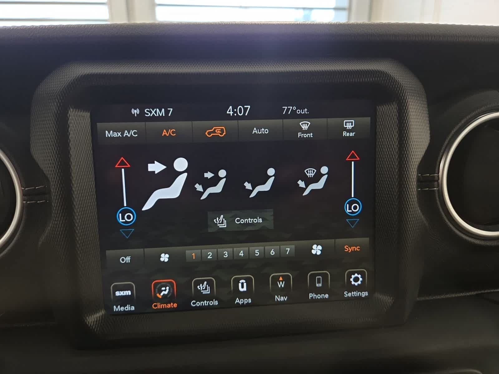 Used 2019 Jeep Wrangler Unlimited Sahara AWD/4WD image 24