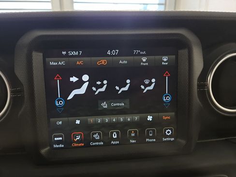 Used 2019 Jeep Wrangler Unlimited Sahara AWD/4WD image 24