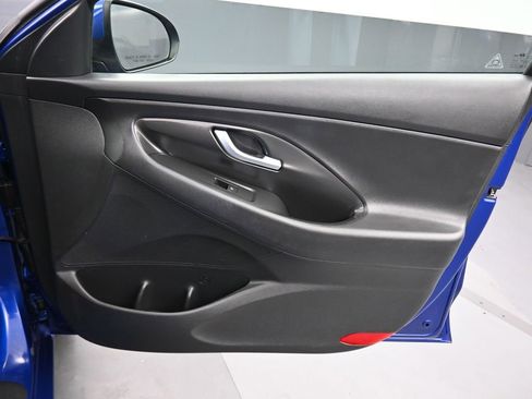 Used 2018 Hyundai Elantra GT image 36